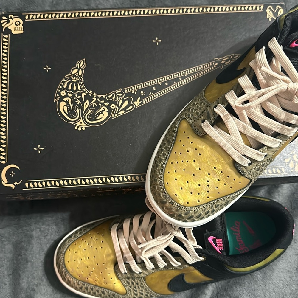 Women’s Nike dunks